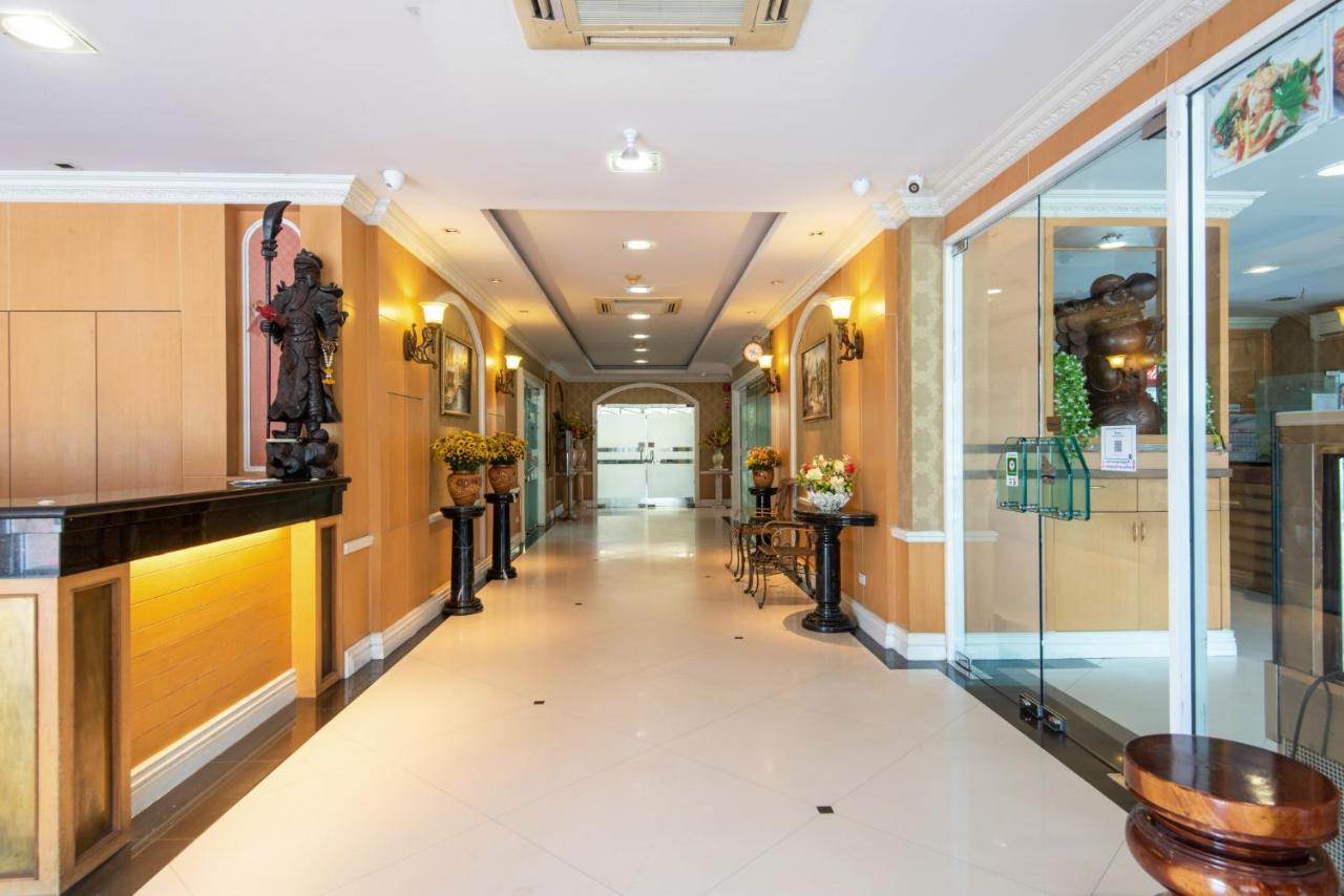 Metro Point Bangkok Otel Dış mekan fotoğraf