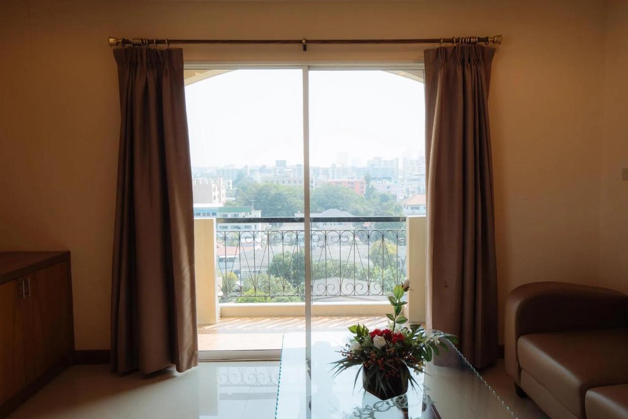 Metro Point Bangkok Otel Dış mekan fotoğraf