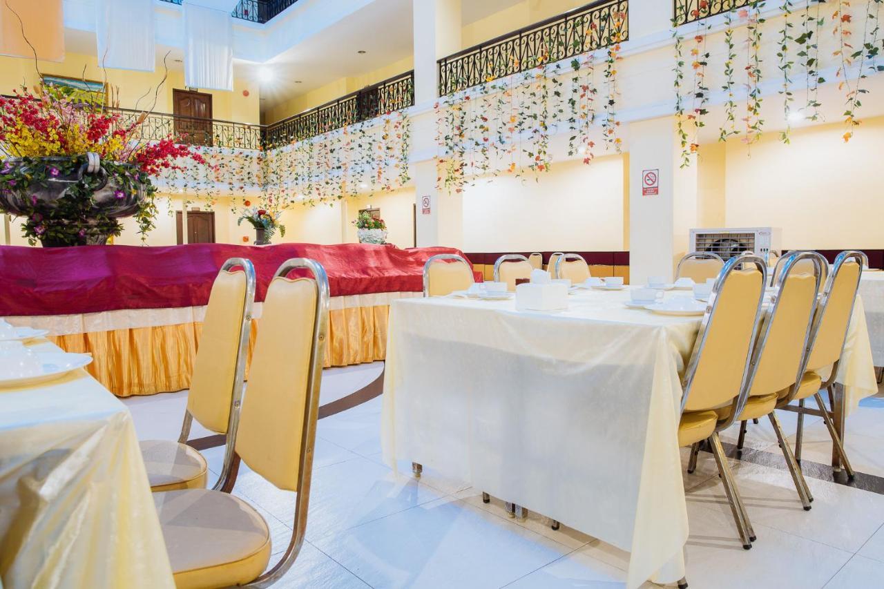 Metro Point Bangkok Otel Dış mekan fotoğraf