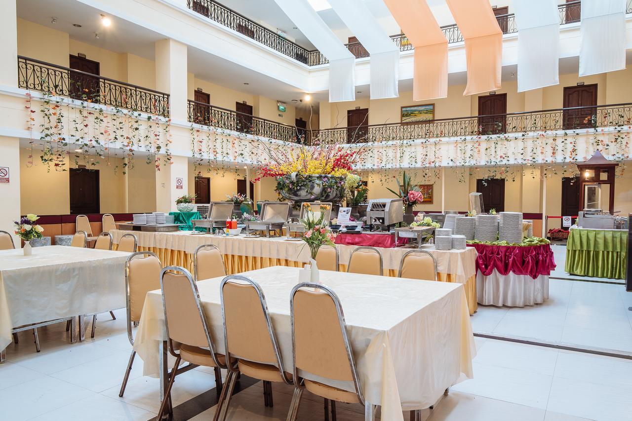Metro Point Bangkok Otel Dış mekan fotoğraf